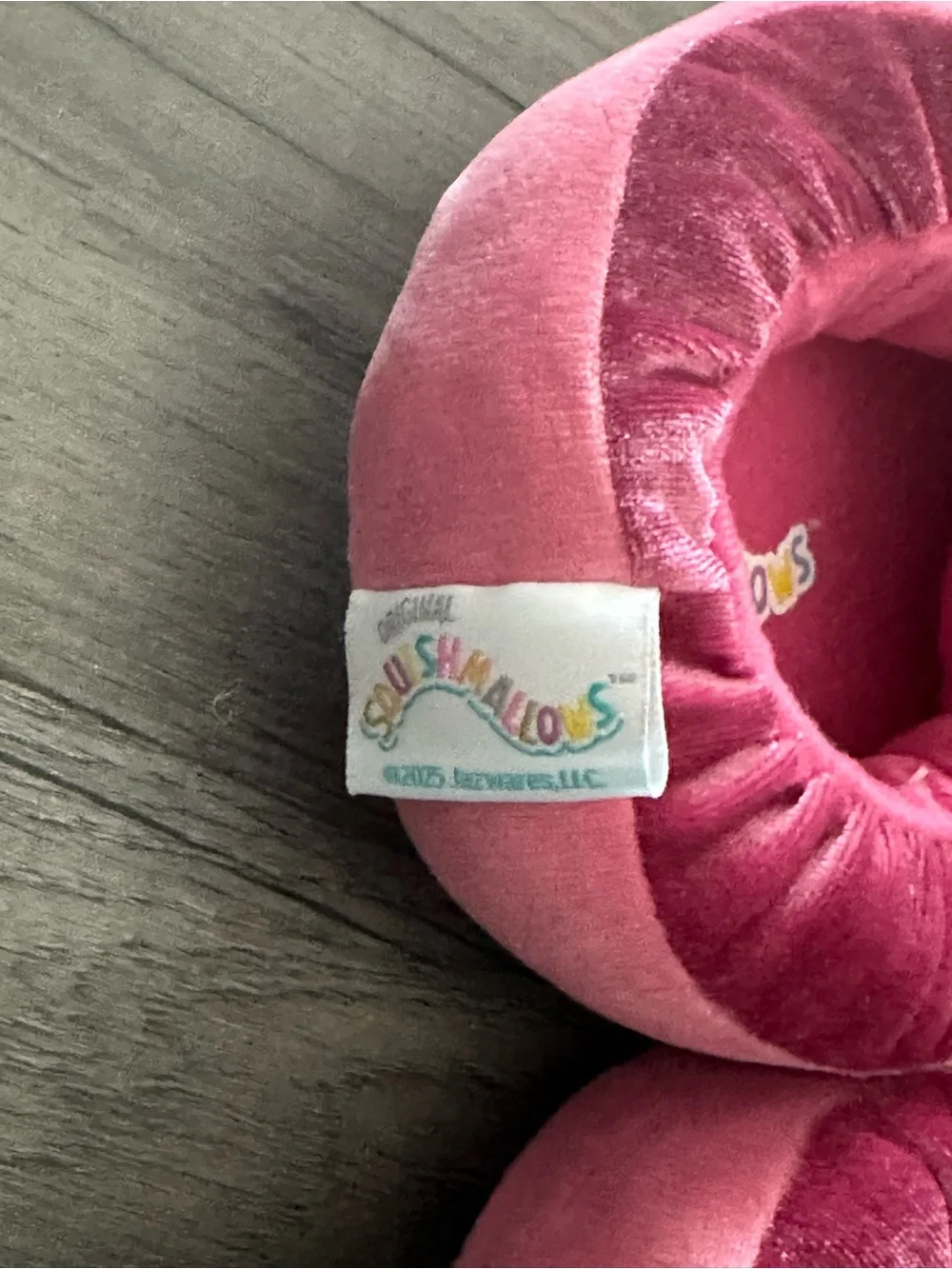 Girls Squishmallows pink rozy raccoon slippers size 13/1 M